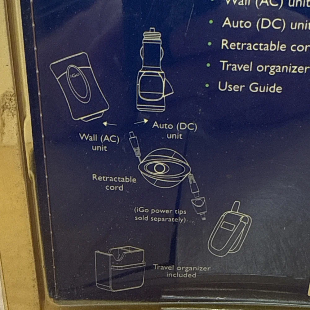iGo Everywhere Universal Wall Auto Charger w/ Retractable Cord